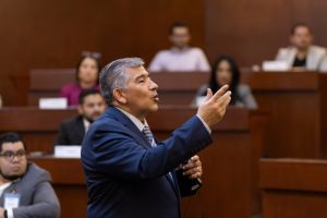 Profesional en charla