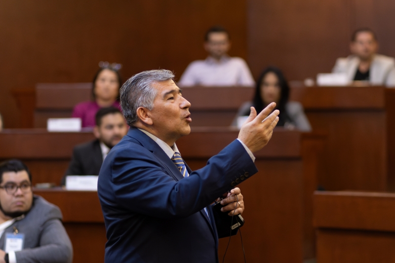 Profesional en charla