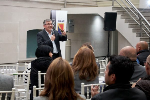 Profesional en junta