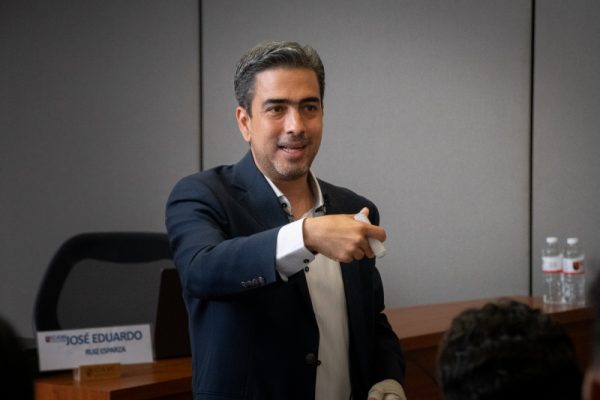 Profesional en charla