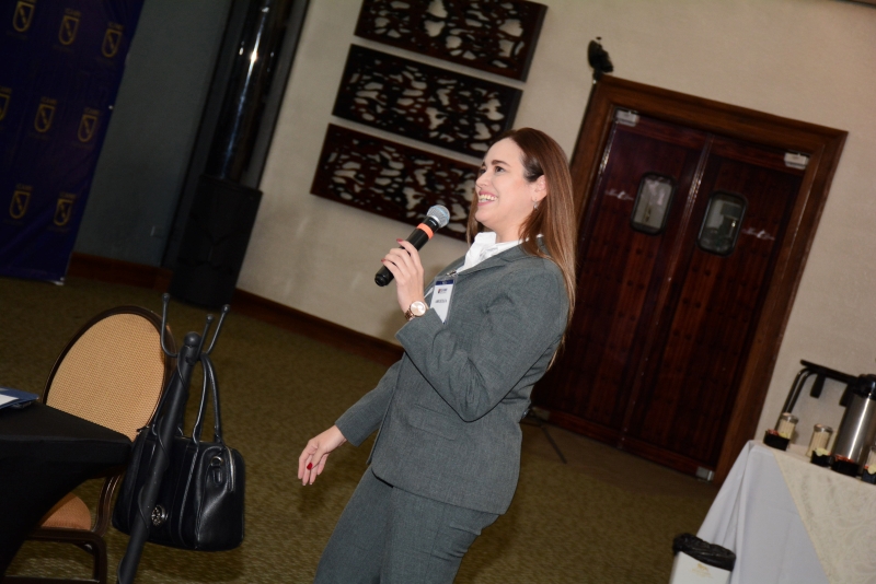 Profesional charlando