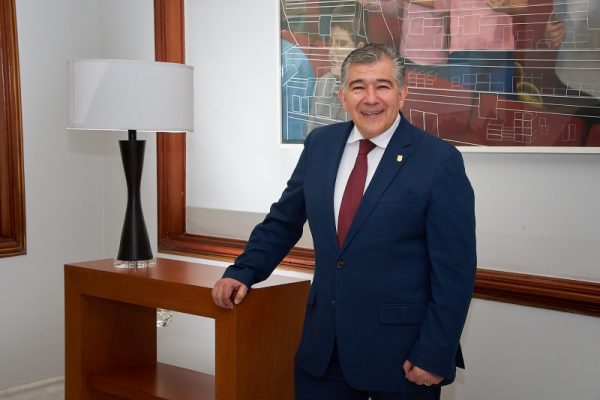 Profesional charlando